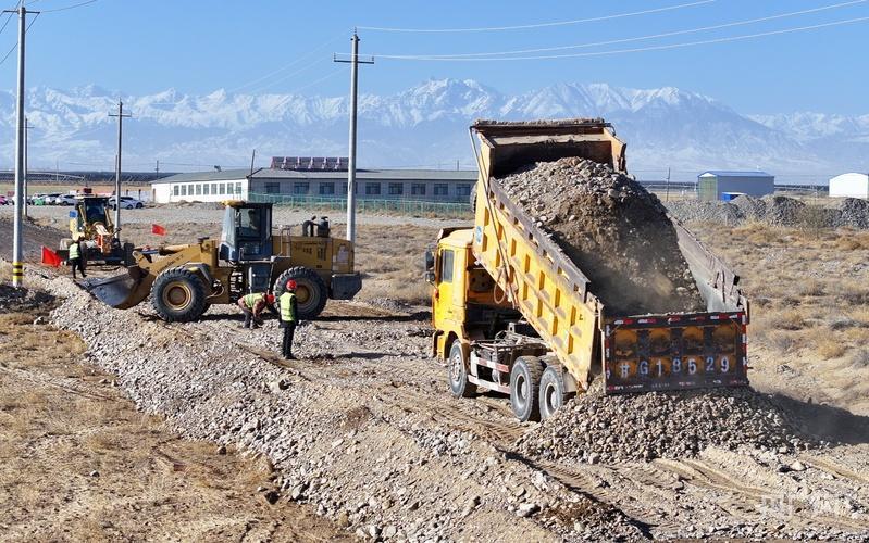 甘肅民樂(lè):產(chǎn)業(yè)路項(xiàng)目建設(shè)&ldquo;火力全開&rdquo;